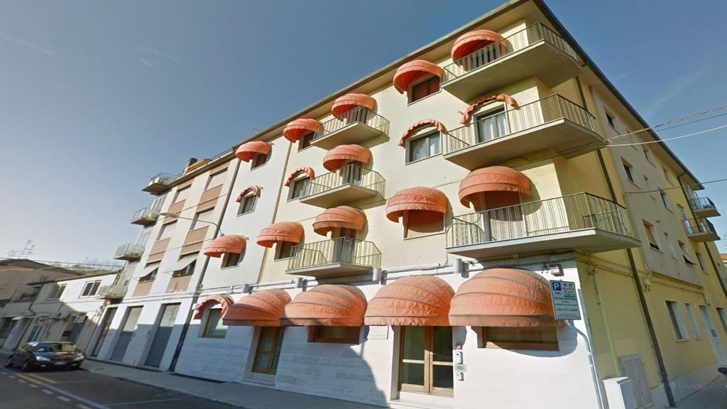 Albergo Cantiani Ancona Exteriör bild